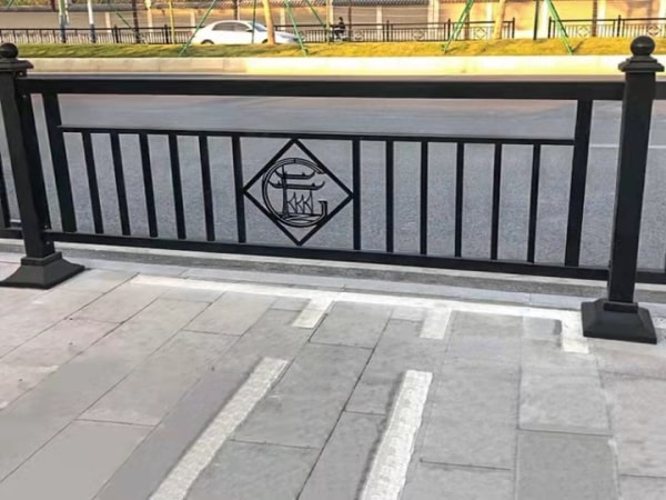 道路護(hù)欄 道路護(hù)欄